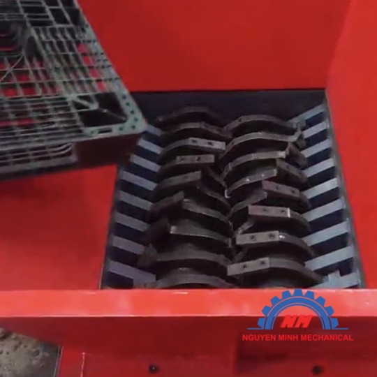 MÁY NGHIỀN PVC 
