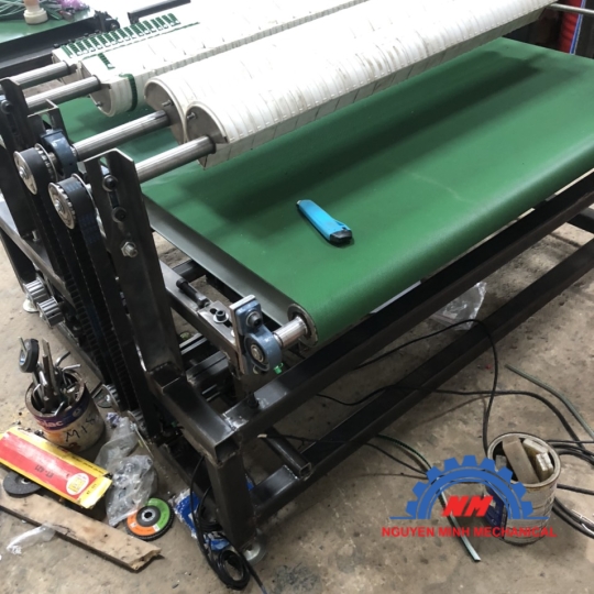 MÁY XẾP GĂNG TAY Y TẾ 