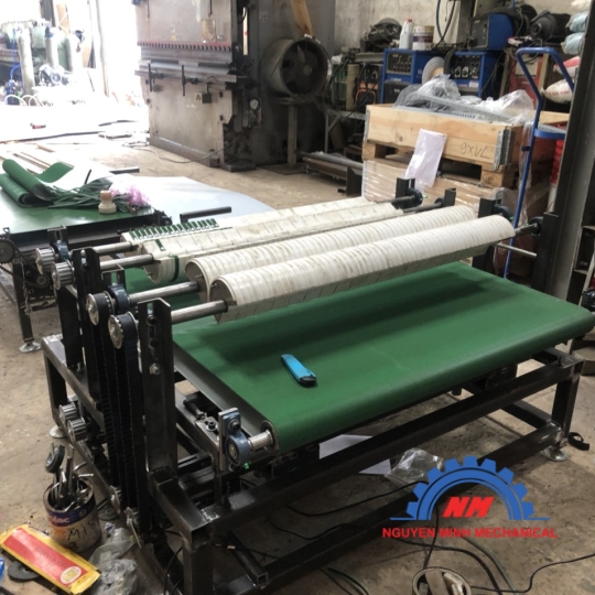 MÁY XẾP GĂNG TAY Y TẾ 